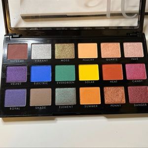 ELF 18 Hit Wonders Eyeshadow Palette